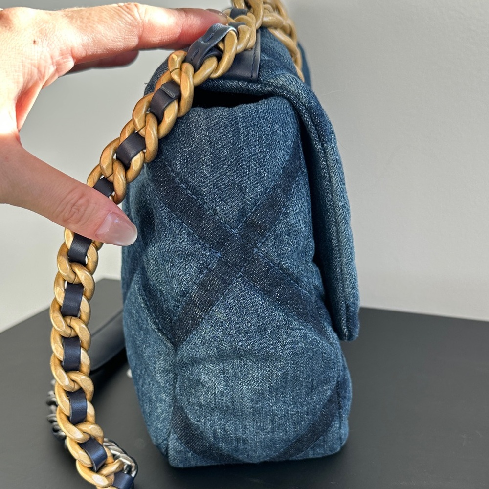 Chanel 19 Bag Denim Shoulder Bag Large - Picture 7 of 17